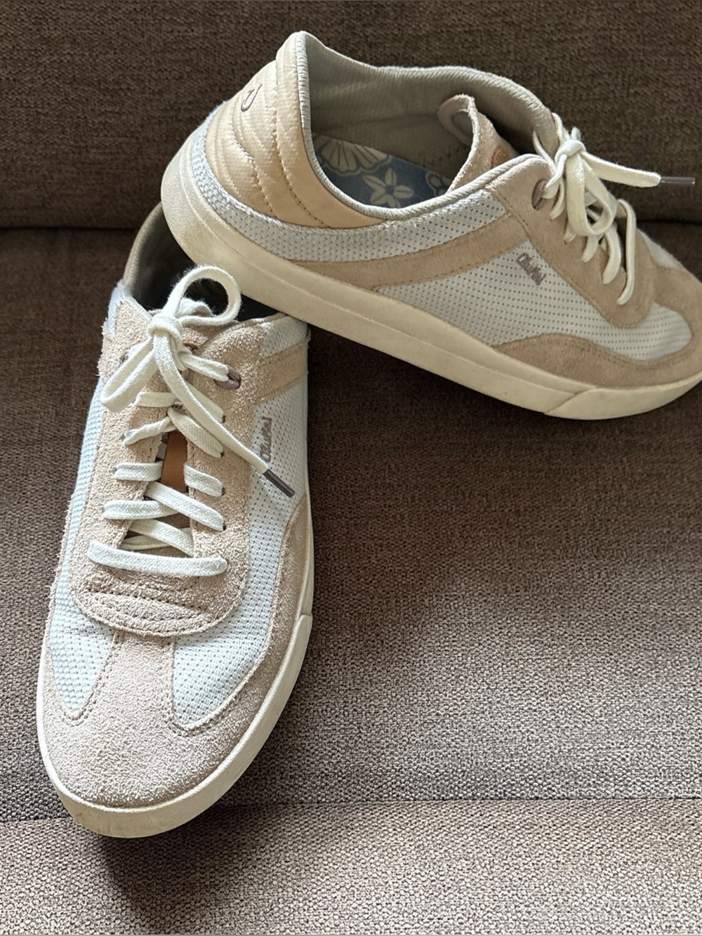 OluKai Kilea Shoes Women’s Suede Tan Mesh Leather Casual Comfort Sneakers Sz 9